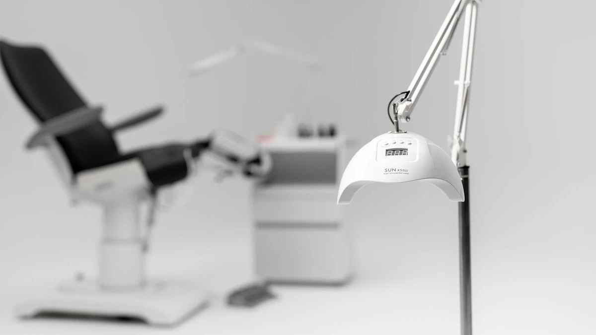 SUNfeet UV Lamp Op Statief - Lamp Voor Gelnagels 80W - LED Lamp Nagels - Gellak Lamp - Nageldroger - Wit 4 SUNfeet UV Lamp Op Statief - Lamp Voor Gelnagels 80W - LED Lamp Nagels - Gellak Lamp - Nageldroger - Wit - Afbeelding 2